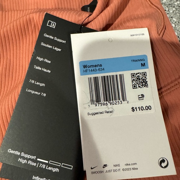 Nike Women's Training Leggings in Warm Coral - Picture 1 of 3